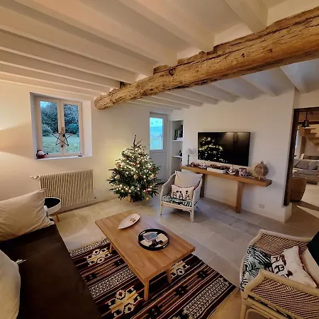 Holiday home Maison Renovee - Jacuzzi Et Cheminee *